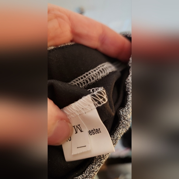 NWOT Set Of Two Pairs Of Shimmery Glittery Leggings Medium Gray Silver Black - Picture 4 of 7